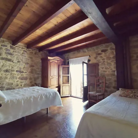 El Espesedo De Cabarceno, Cocina Y Jardin * Argomilla