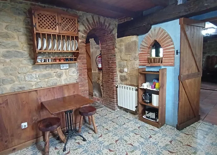 El Espesedo, A 5km De Cabarceno, 6 Y 6 Banos, Jardin 500m2 Argomilla